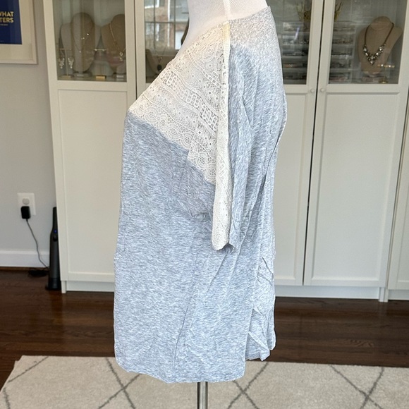 EUC J.Crew lace detail tshirt - Picture 3 of 6